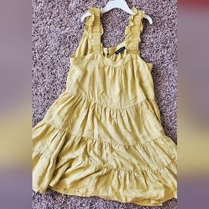 Yellow ruffled summerdress